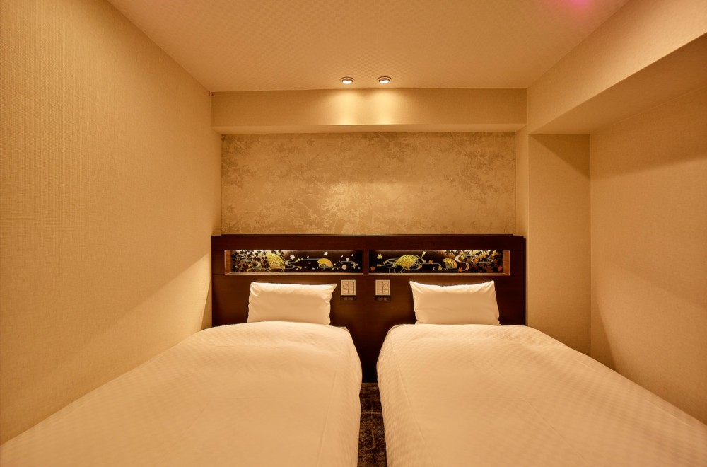Universal twin room