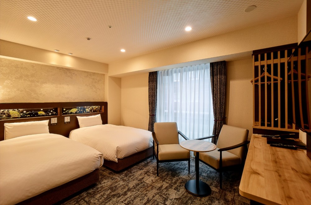 Universal twin room