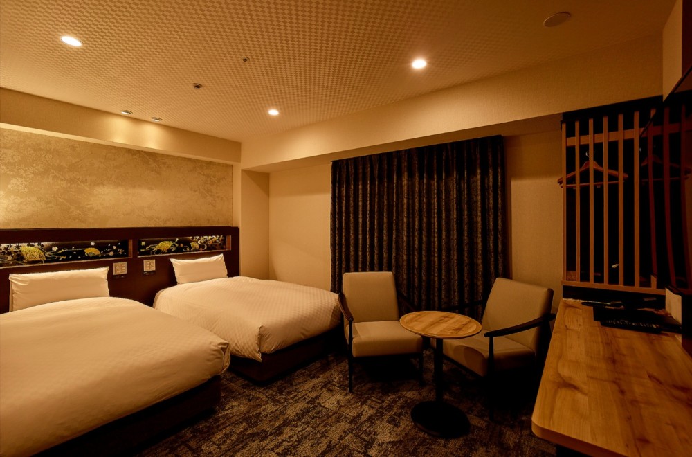 Universal twin room