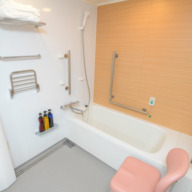 ユニバーサルルーム浴室