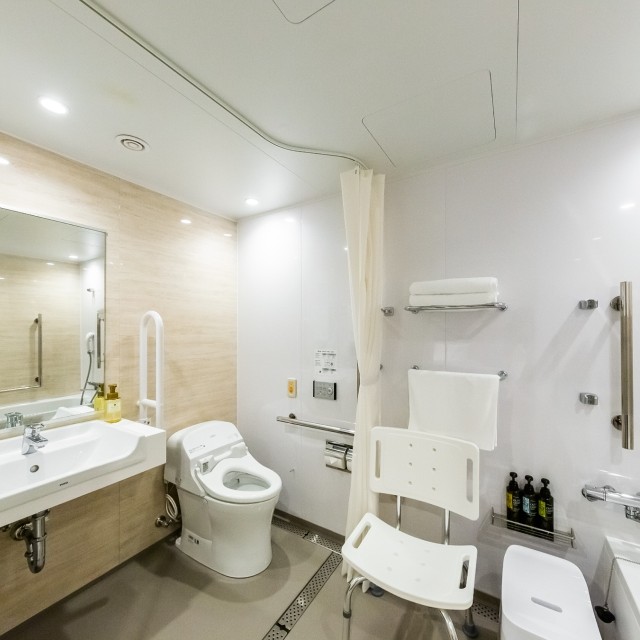 ユニバーサルルーム浴室