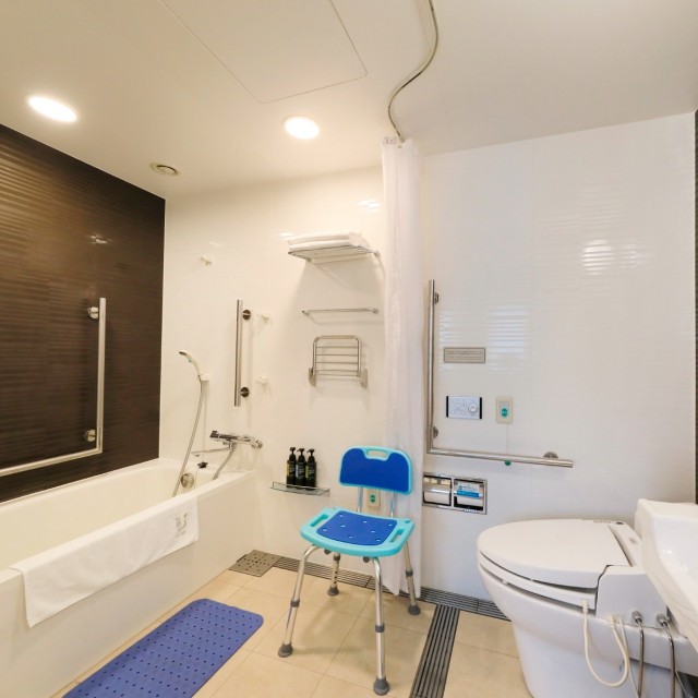 ユニバーサルルーム浴室