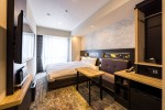 double room (e.g. at a hotel)