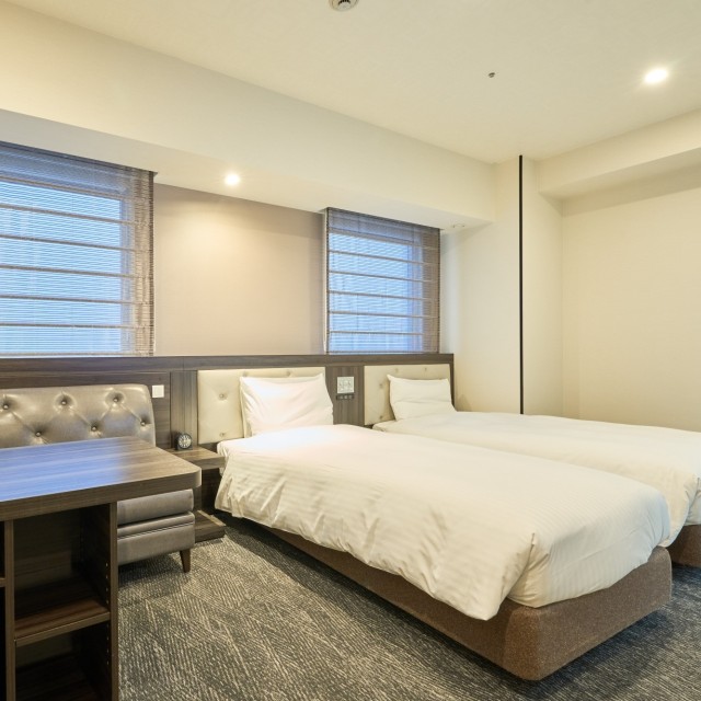 ヴィアイン梅田ユニバーサルツイン