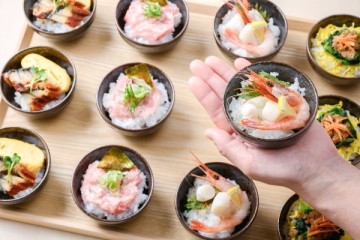Palm-Sized Rice Bowls